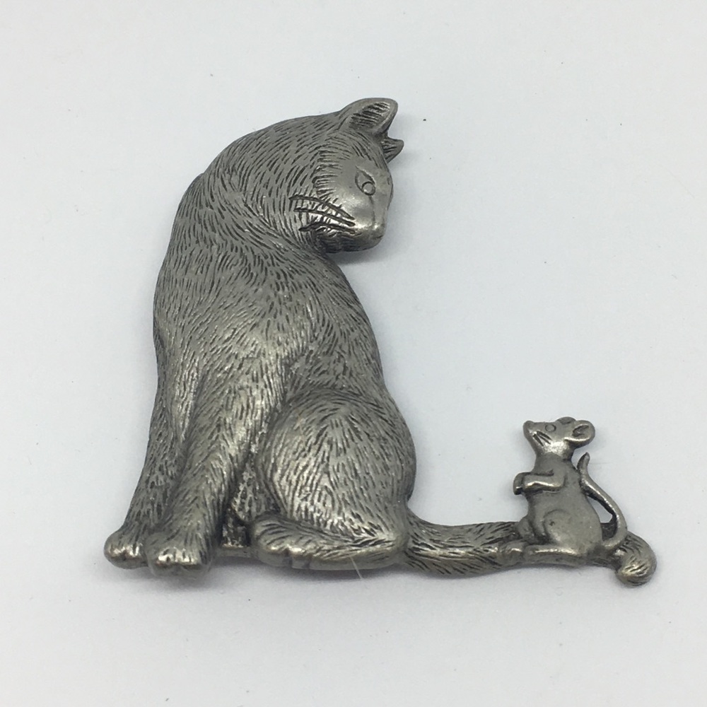 Vintage Pewter Cat & Mouse Pin